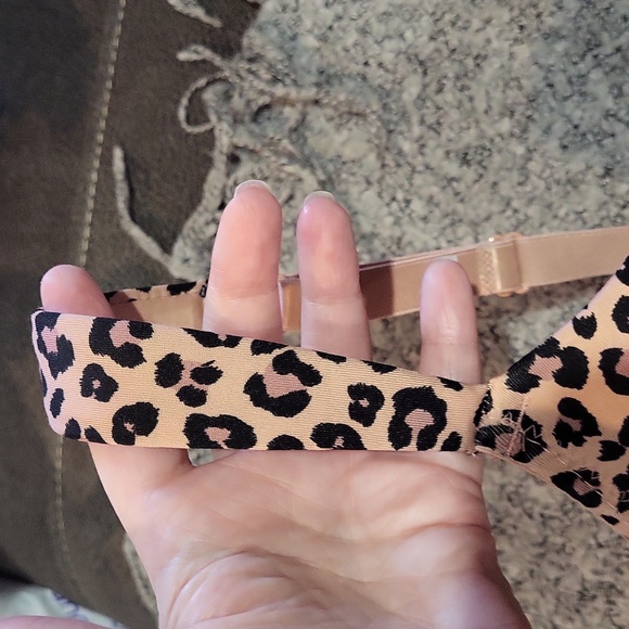 Adrienne Vittadini Studio Bra - Picture 3 of 8